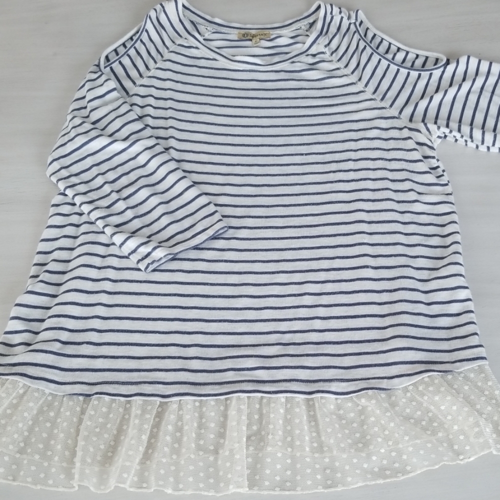Open Shouler Ruffle Top